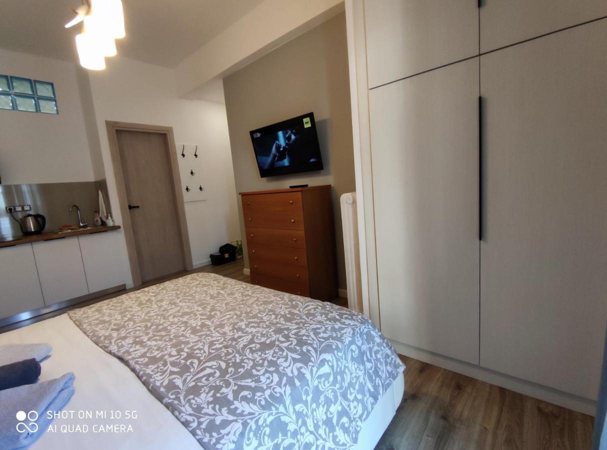 In Kallithea Next To Kiprou Square Apartment